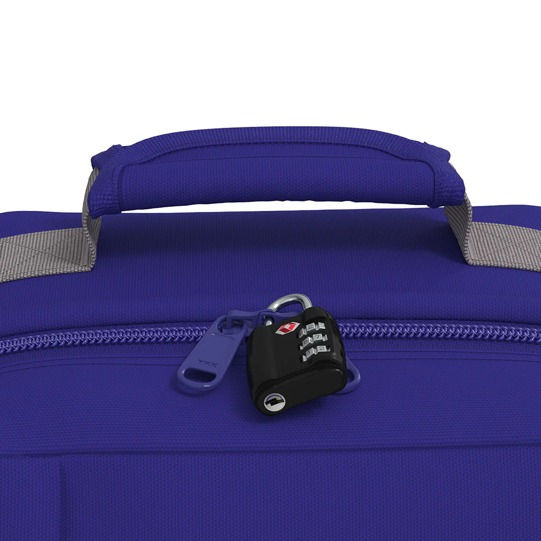 CLASSIC_36L_NEPTUNE_BLUE_LOCK_FRONT_1800x1800